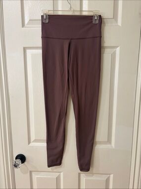 High-Waist Women's Leggings in Mauve Plum